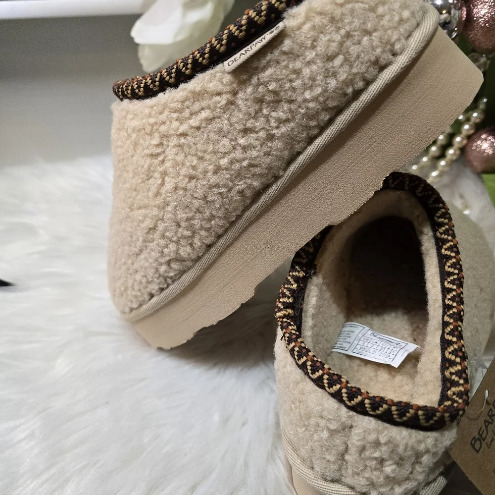 BEARPAW Snuggle Martis Youth Oat Size 4 | Youth's Slipper | Youth's Shoe | New